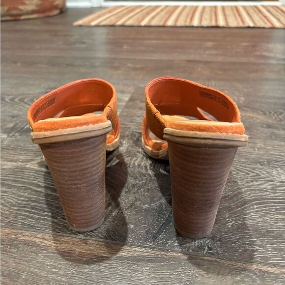 Ugg Celia chunky heel slip on shoes - Picture 4 of 8